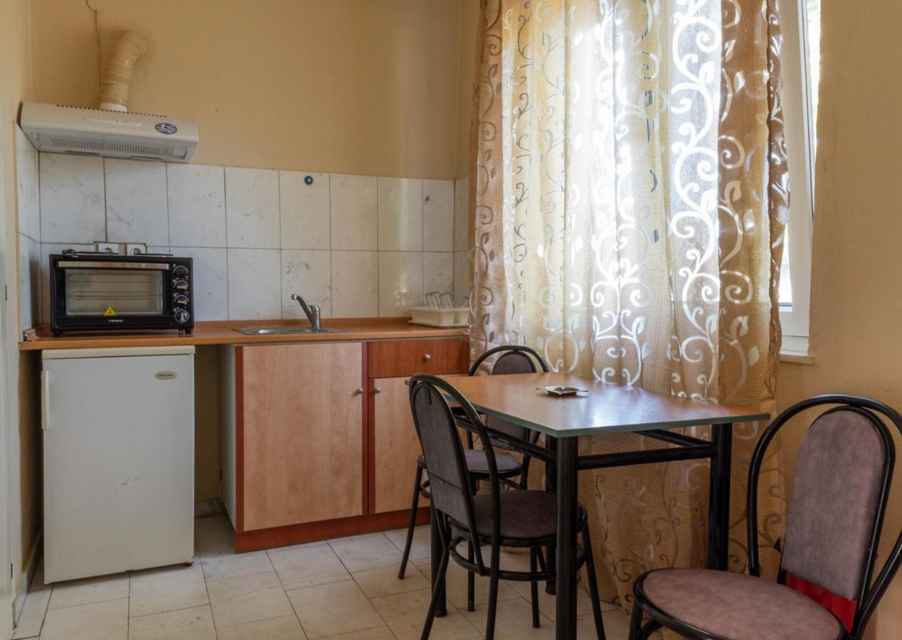 Estia Aparthotel Orestias Bagian luar foto