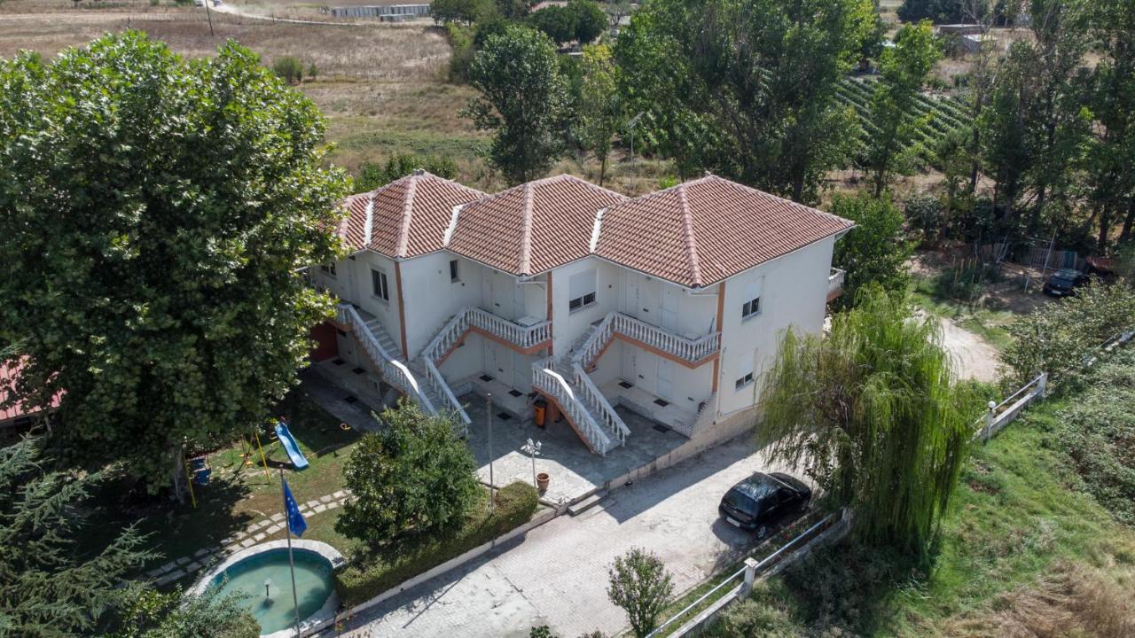 Estia Aparthotel Orestias Bagian luar foto