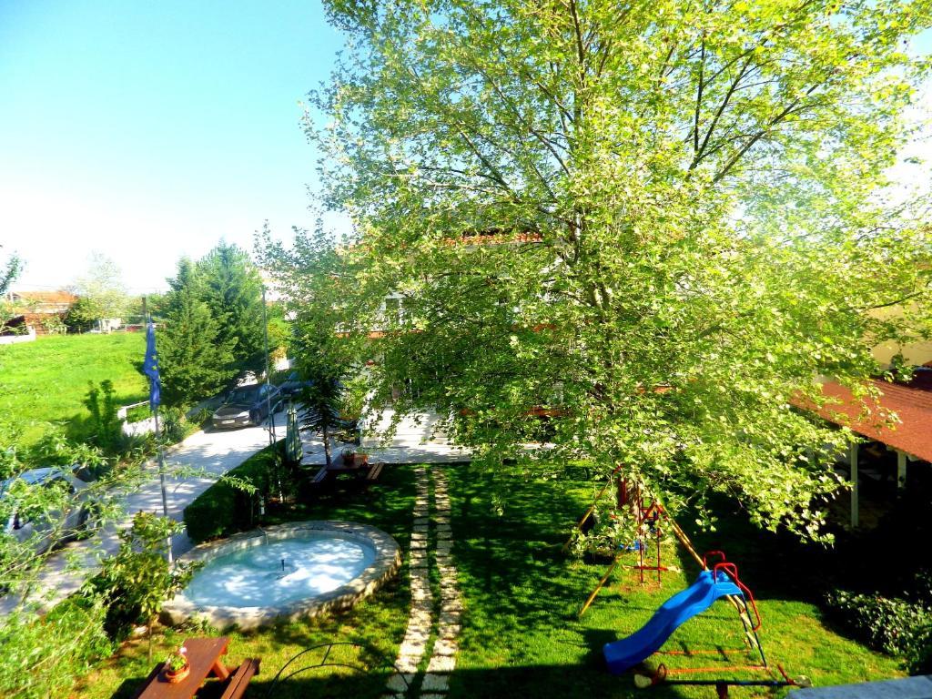 Estia Aparthotel Orestias Bagian luar foto